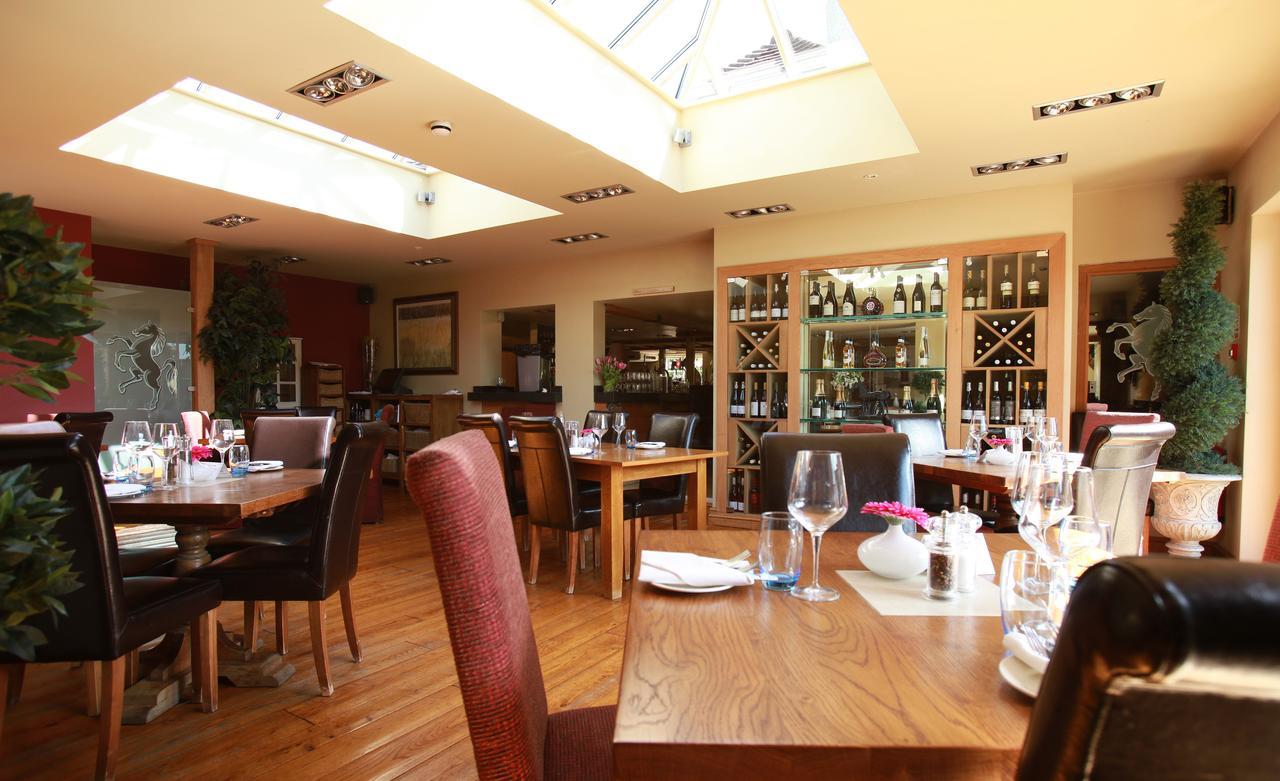 The Black Horse At Ireland Shefford Exterior photo